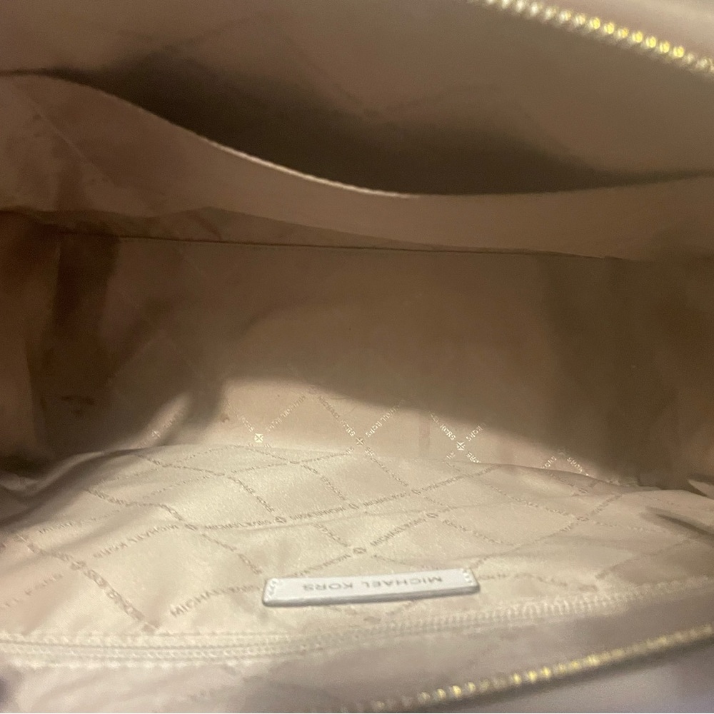 Yellow Michael Kors hand bag - Picture 2 of 4